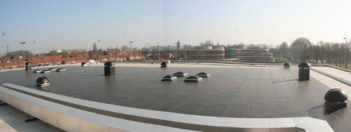 De omliggende woningen profiteren straks ook van de duurzame warmte.